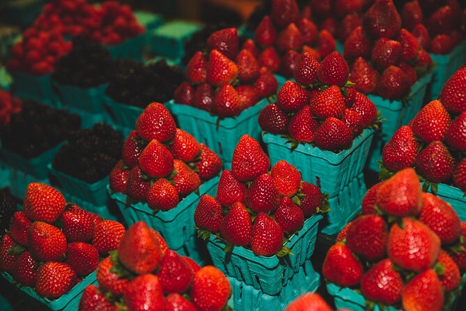 Toronto: St Lawrence Market Food Tour with 6 Food Tastings - Should you book it? My quick decision guide