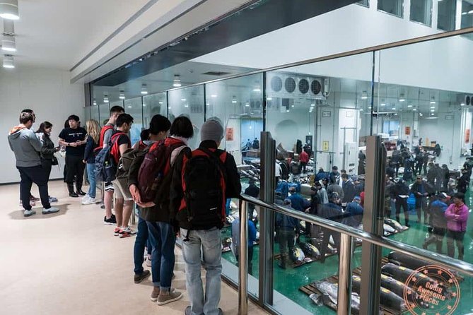 Toyosu Market Morning Tuna Auction and Tsukiji Food Tour with Licensed Guide - Getting around Tokyo like a morning pro