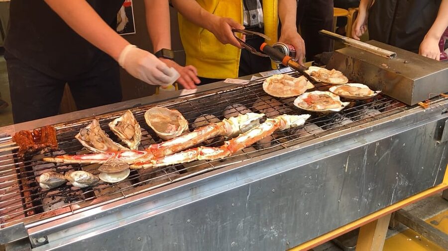 Tsukiji Fish Market Culture Walking and Food Tour - Start at Tsukiji Hongwan-ji Temple: Etiquette First