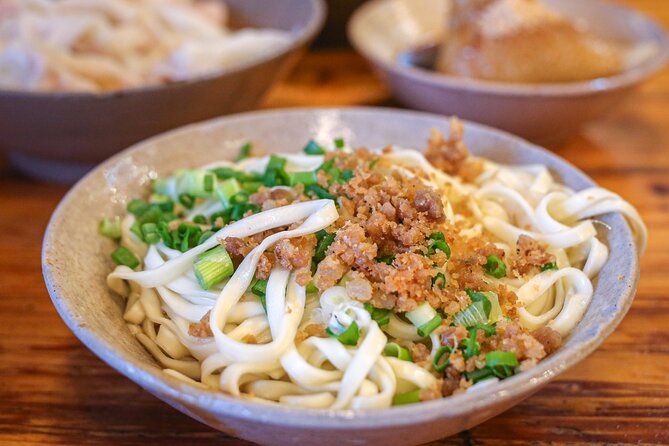 Tuktuk Food Tour Through Chengdu's Local Eats - The retro plum wine finale: the 70s–80s bar stop