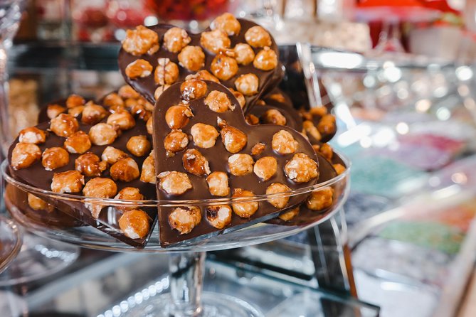 Turin Sweet & Chocolate Walking Food Tour by Do Eat Better - What you’ll actually taste: gianduiotto, cremino, bicerin, pastries, gelato