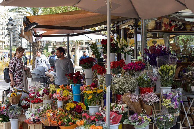Valencia Centre Food Tour with 9+ Tastings of Regional Delicacies - Stop 4 on Carrer del Moro Zeid: coca de llanda, airy and light