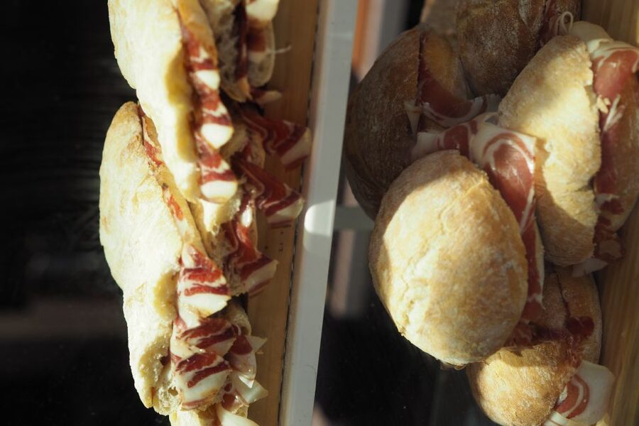 Valencia: Morning Food Tour with Central Market Visit - Valencia mornings start with more than coffee