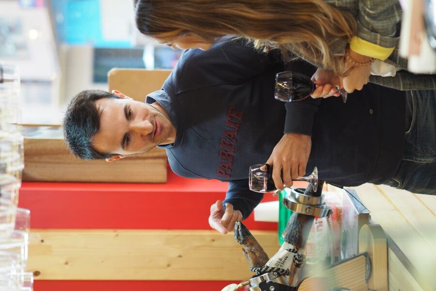 Valencia: Morning Food Tour with Central Market Visit - Early tastings: your first almuerzo-like breakfast and drink pairings