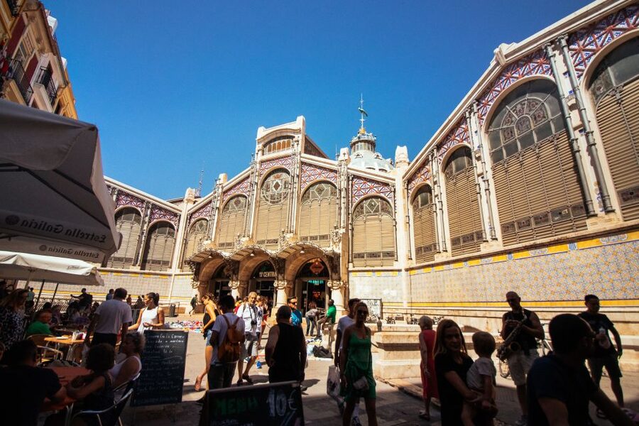 Valencia: Private Food Tour – 10 Tastings with Locals - Loja de la Seda and the City Highlights Between Bites