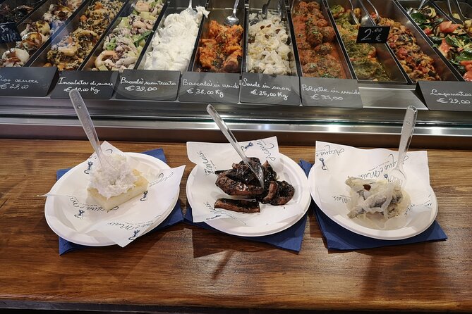 Venice Cicchetti, Spritz and Wine Tour with a Local Guide - A street-food night with real local stakes