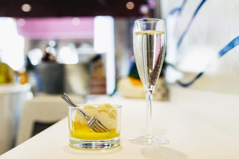 Venice: Eat Like a Local Food Tour with Wine & Spritz - Family-run bacari and hidden backstreets in Rialto