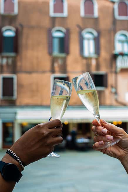 Venice: Food Tasting Tour with Cicchetti and Wine - Wine at every stop: pairing as a learning tool