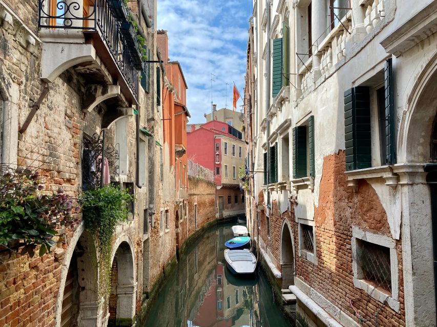 Venice: Guided City Highlights and Street Food Tour - Rialto Market: Fresh Ingredients and Local Eating Logic