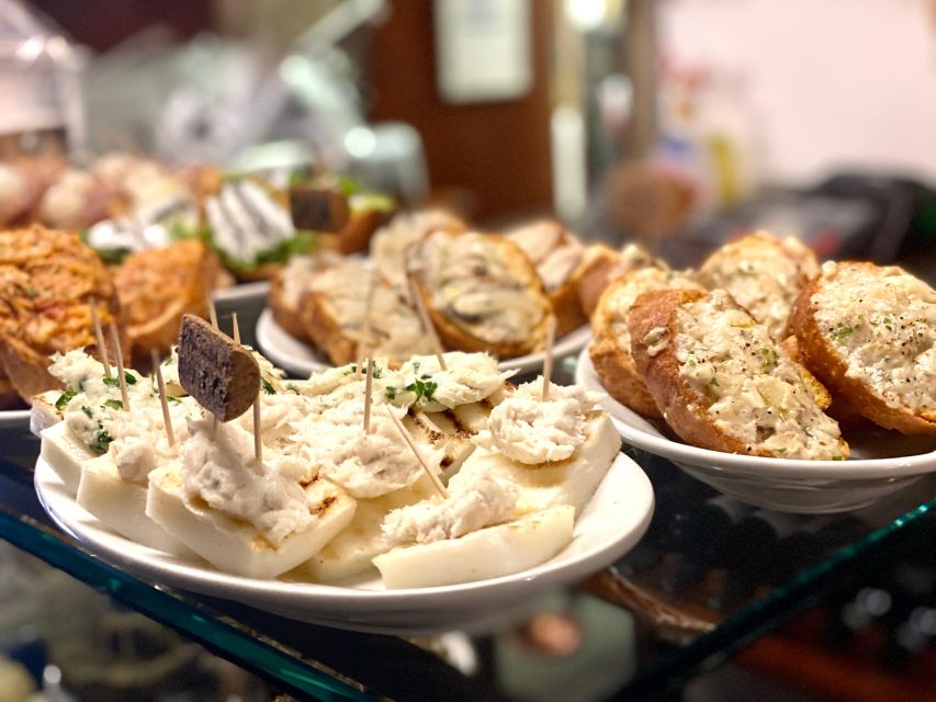 Venice: Guided City Highlights and Street Food Tour - Meeting in Campo San Bartolomio and Getting Your Venice Bearings