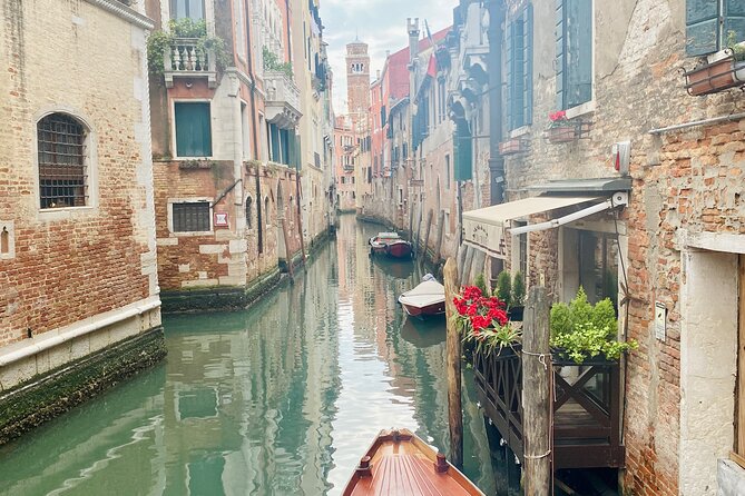 Venice: Jewish Ghetto & Cannaregio Area Food Tour: Pasta Wine Gelato and More! - Guides matter: Vanessa, Denys, and Danis set the tone