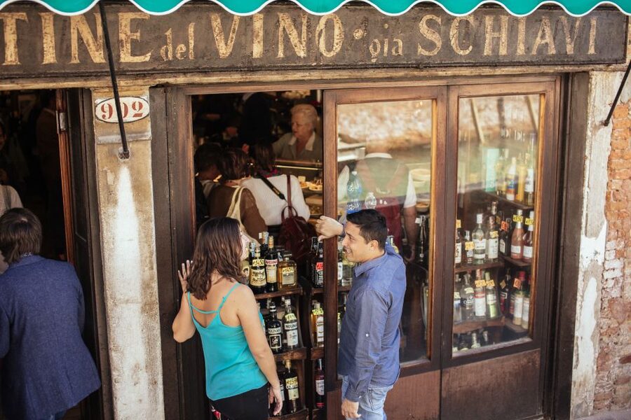 Venice: Private Food Tour – 10 Tastings with Locals - Contarini del Bovolo Stair: A Stop with Views and Context
