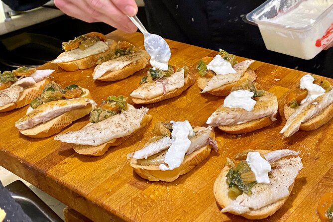 Venice Street Food Tour with Local Guide with Local Food Market Visit - Entering Venice through Rialto’s food mindset