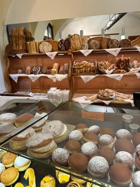 Vienna: The Ultimate Full Meal Austrian Food Tour - How the pacing and alcohol drink work for a real day out