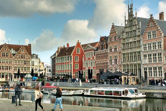 Walking food tour: Introduction to Ghent through food - Pace, guide style, and the small-group advantage