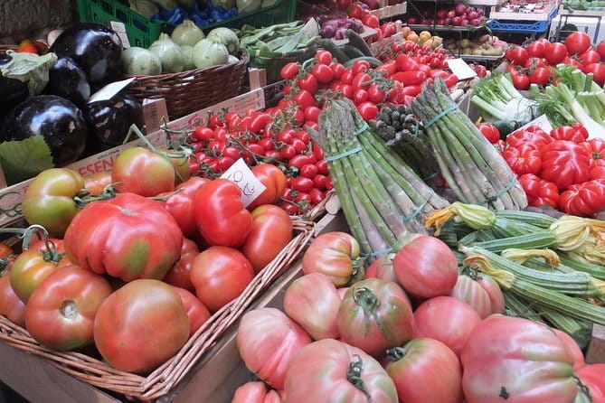 Walking Food Tour of Florence with Tastings and Wine - Meeting at Piazza di Santa Croce and how the walk feels