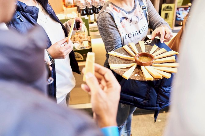 Walking Rotterdam Food Tour - Rotterdam Centraal to the Markthal zone: how you get your bearings fast