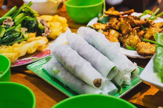 Walking Street Food Tour in Hanoi and Train Street - Old Quarter Stop: A Guided Street-Food Menu You Can’t Replicate Alone