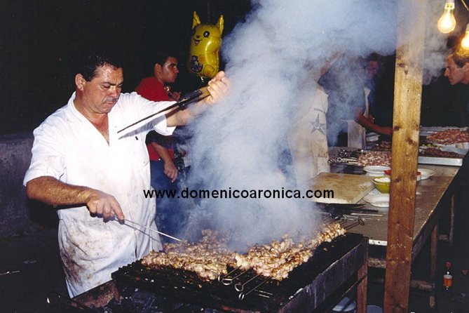 Walking Tour and street food Tour Palermo / History and Food - Quattro Canti and Fontana della Vergogna: The Big Visual Stops