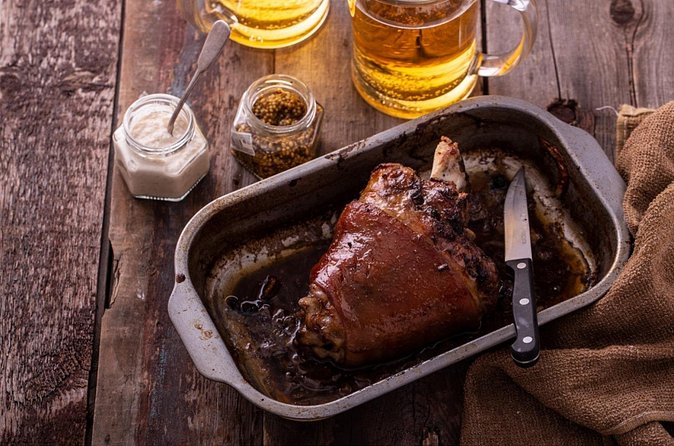 Warsaw Food tour - Stop 3: Stuffed cabbage and winter stew bigos