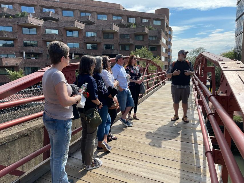 Washington D.C.: Taste of Georgetown Walking Food Tour - Stop 3: Thin-Crust Pizza Moments and the Social Side of Eating Out