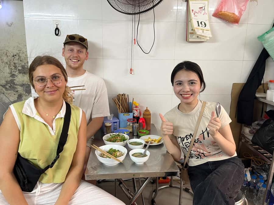 Weekend Hanoi Night Market & Street Food Tour - Who this tour is for