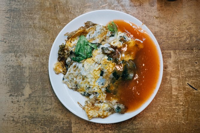 Yansan Night Market Food Tour - Dihua Street: an old Taipei lane before the food sprint