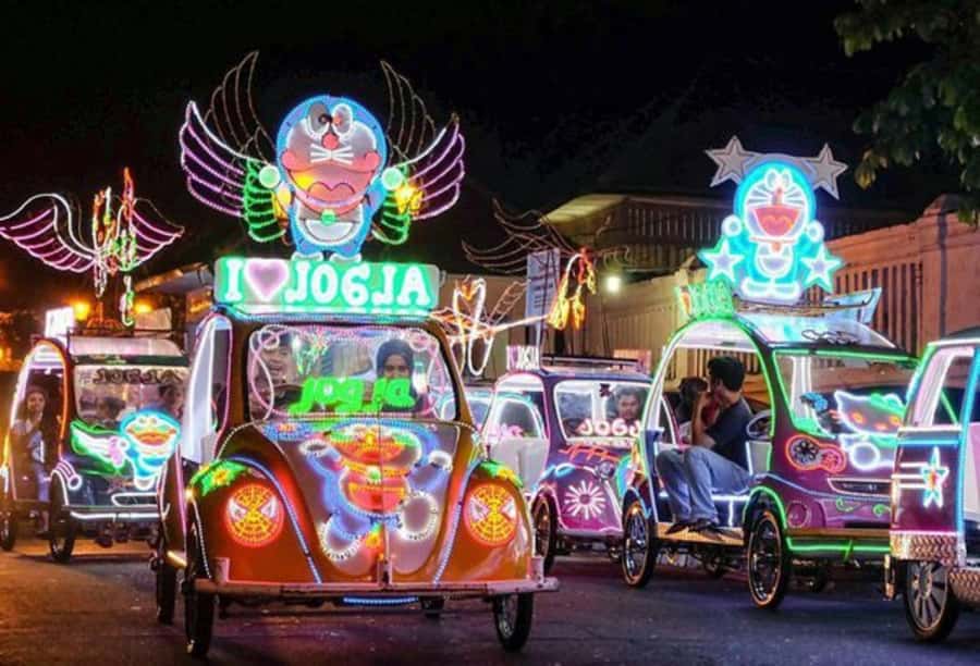 Yogyakarta: Guided City Walk and Food Tour - Stop-by-Stop: Local Café Coffee and First Bites