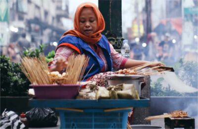 Yogyakarta: Night Walking and Street Food Tasting Tour - Why the becak ride feels like the main event (not an afterthought)