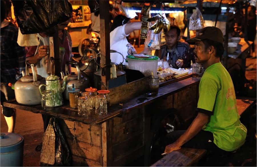 Yogyakarta: Night Walking and Street Food Tasting Tour - Street food tasting stops: what you’ll actually want to try