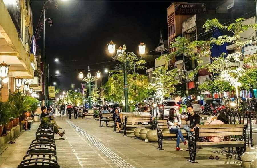 Yogyakarta: Night Walking and Street Food Tasting Tour - Price and Logistics: is $48 worth it?