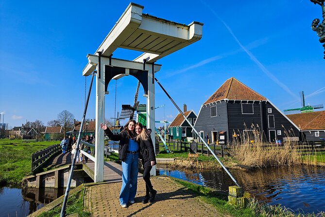 Zaanse Schans and Cheese Tasting Guided Tour from Amsterdam - Optional Amsterdam Canal Cruise Voucher: How the Timing Fits