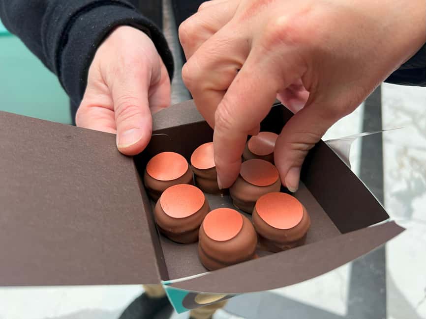 Zurich: Food Tour of 8+ Tastings with Cheeses & Chocolates - Key things to know before you go